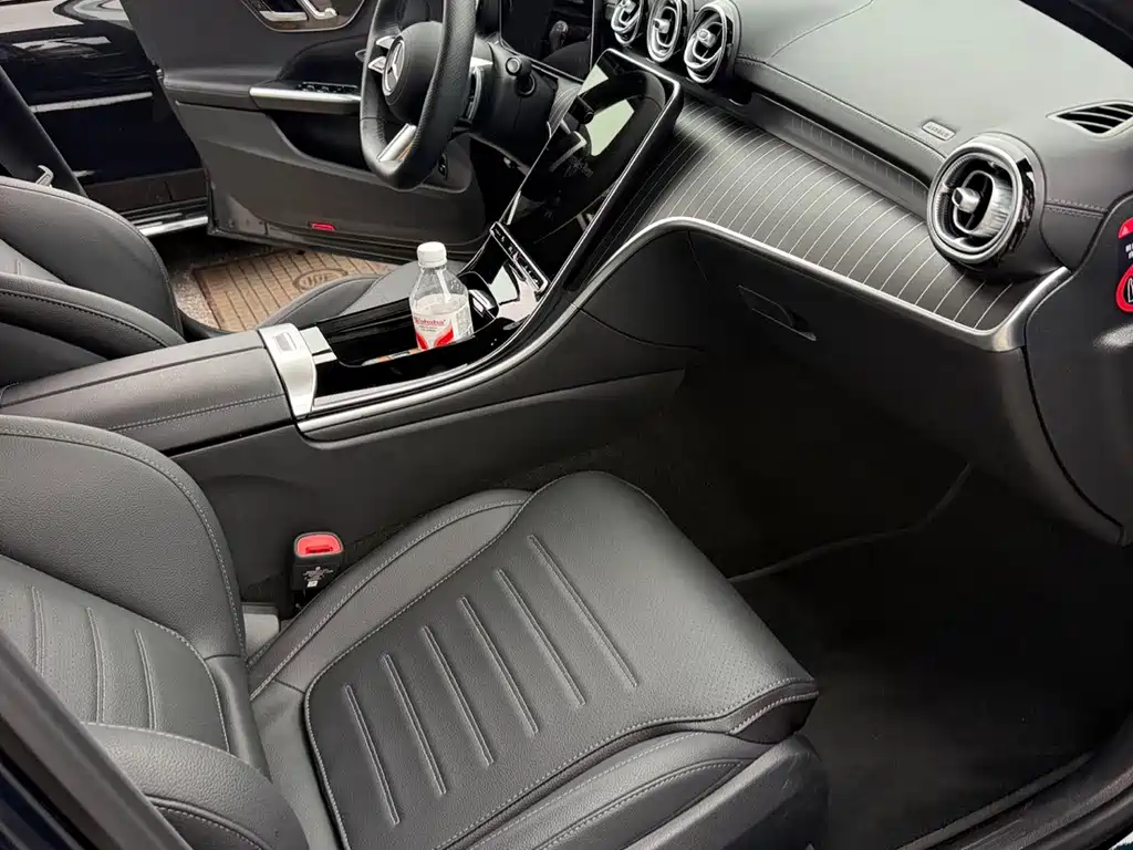 Mercedes-Benz C-Class — миниатюра 8