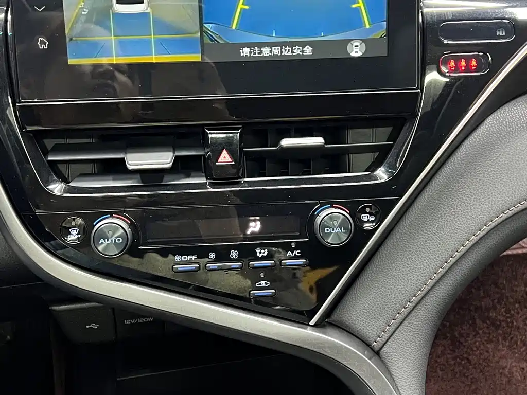 Toyota Camry — миниатюра 21