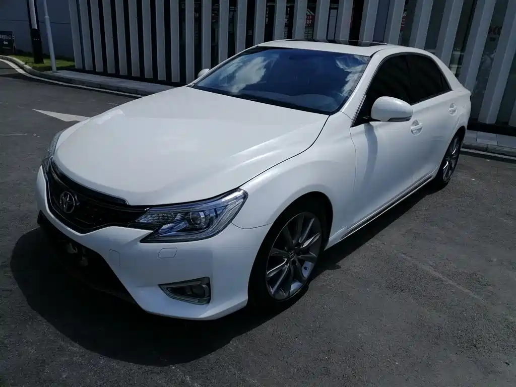 Toyota Reiz 2015