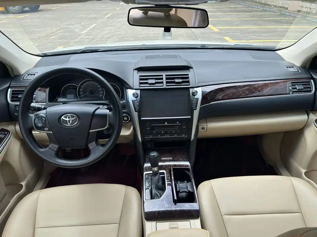 Toyota Camry — миниатюра 6