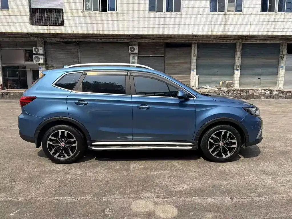 Roewe RX5 — миниатюра 4