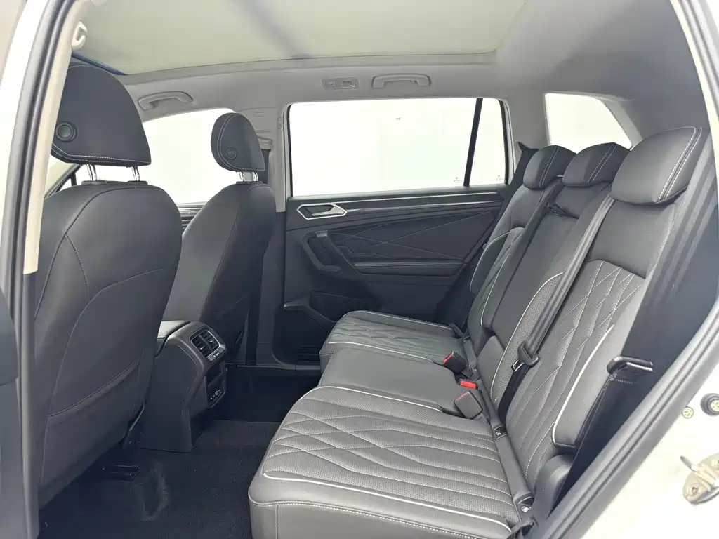 Volkswagen Tiguan L — миниатюра 7