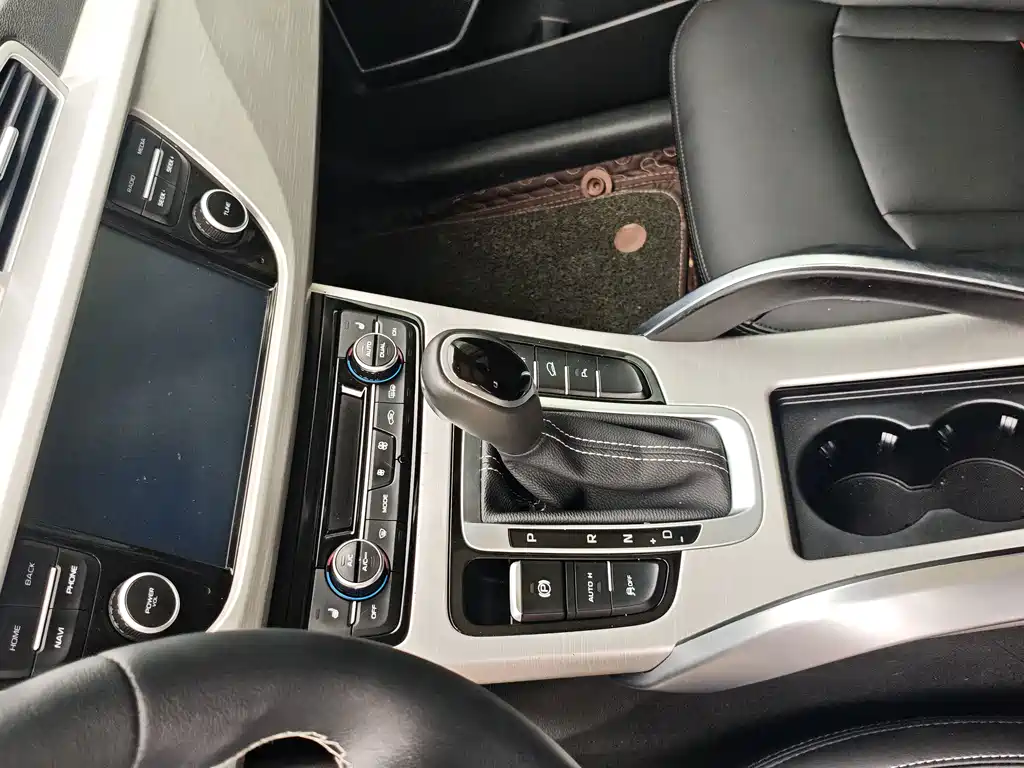Geely Boyue — миниатюра 7