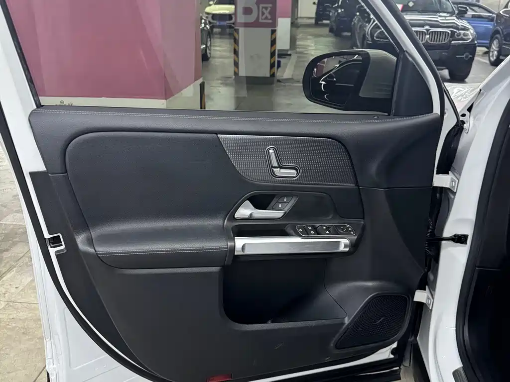 Mercedes-Benz GLB — миниатюра 6
