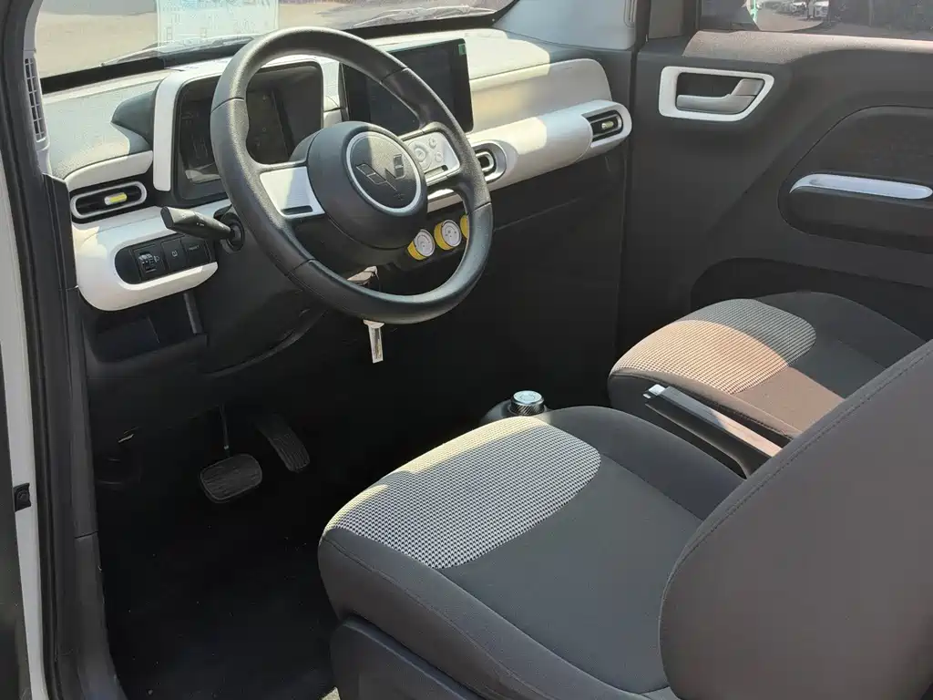 Wuling MINIEV — миниатюра 5