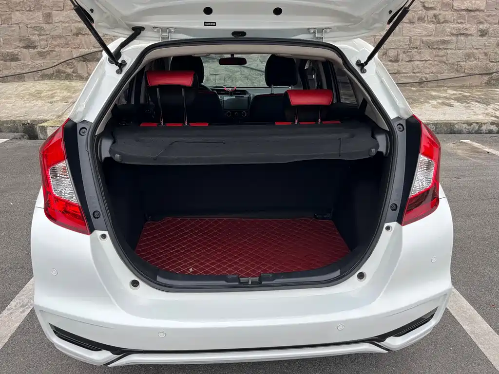 Honda Fit — миниатюра 8