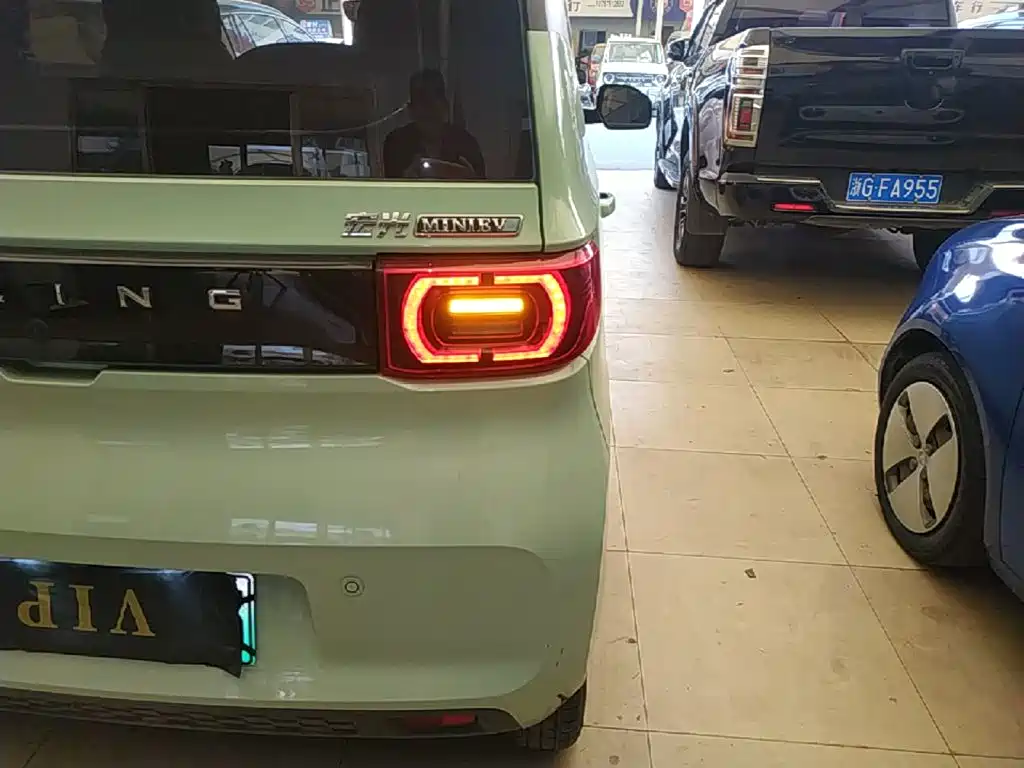 Wuling MINIEV — миниатюра 8