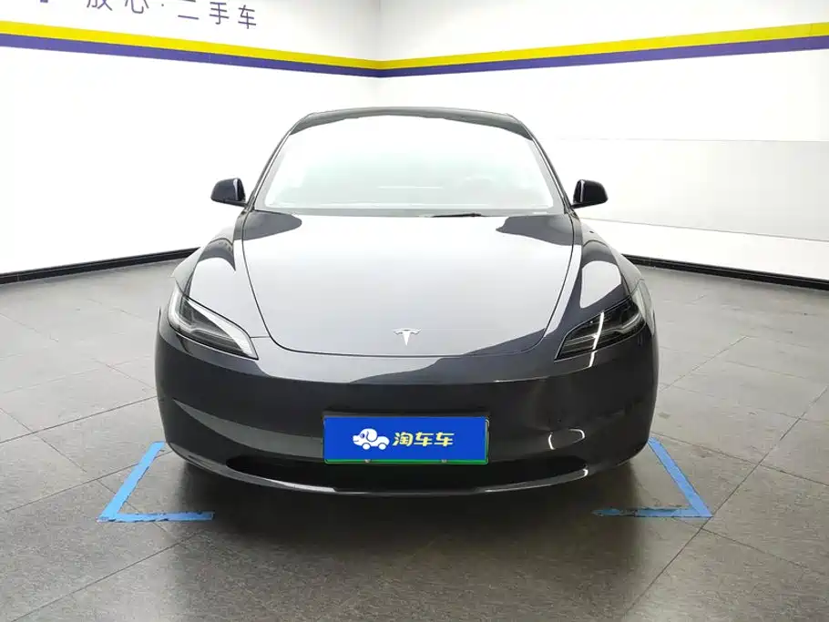 Tesla Model 3 — миниатюра 2