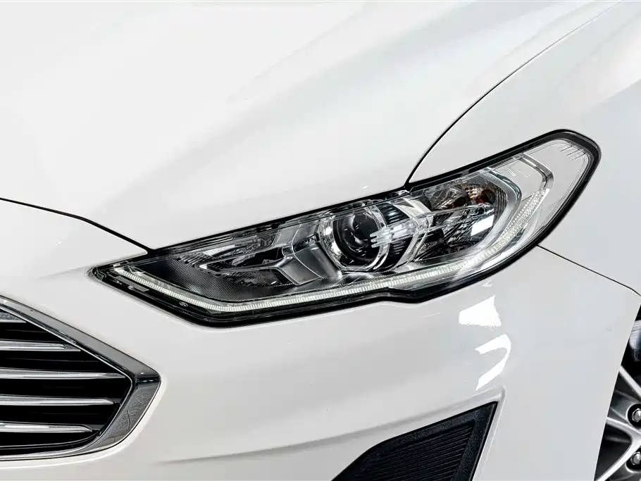Ford Mondeo — миниатюра 4