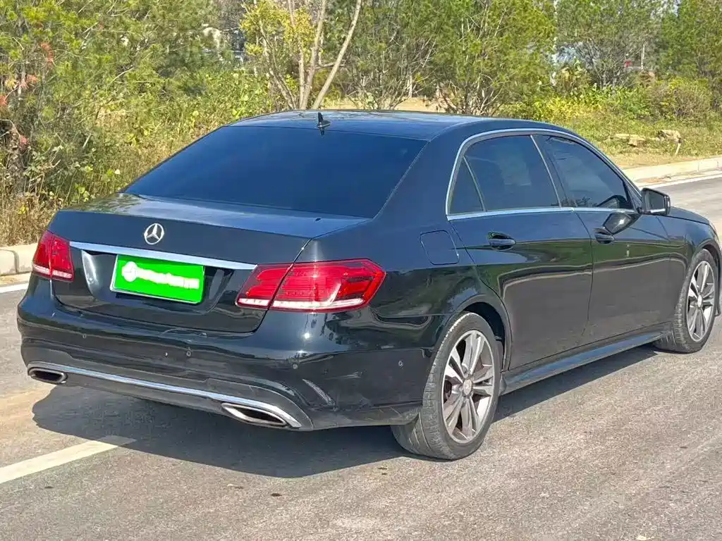 Mercedes-Benz E-Class — миниатюра 7