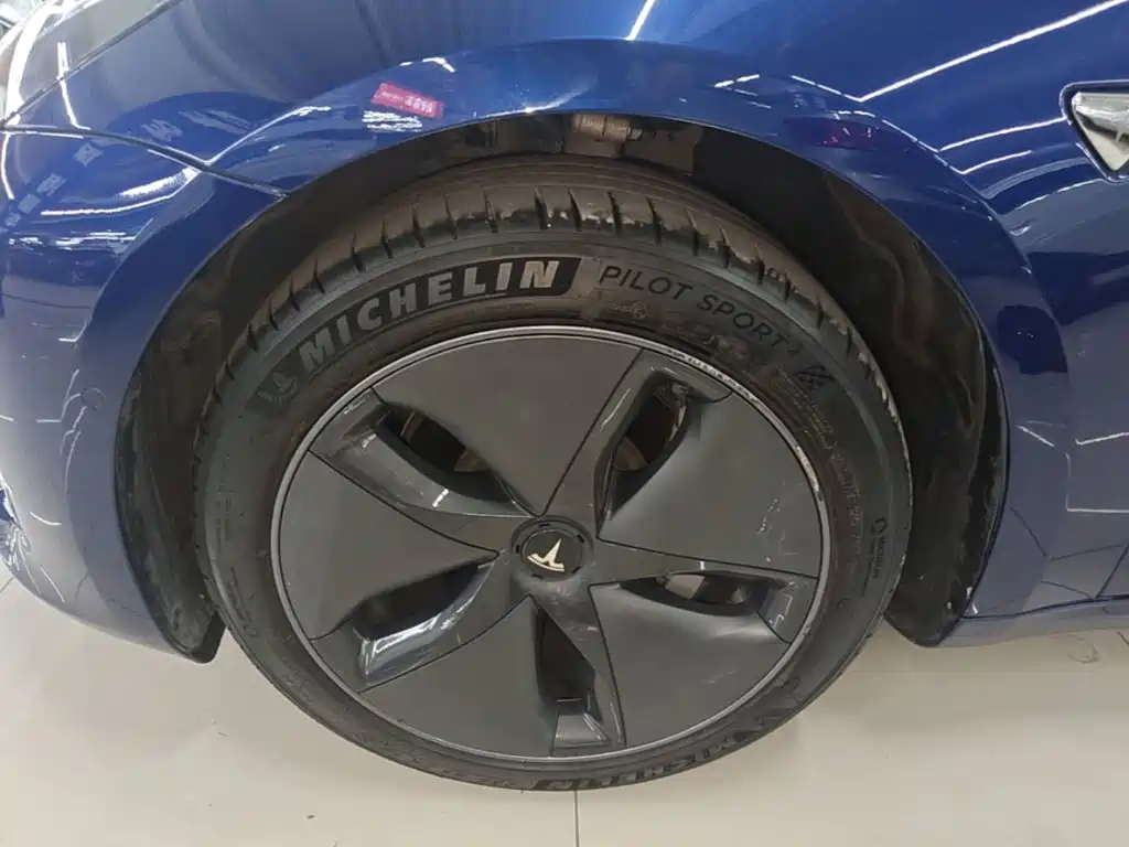 Tesla Model 3 — миниатюра 23