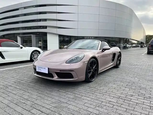 PORSCHE 718