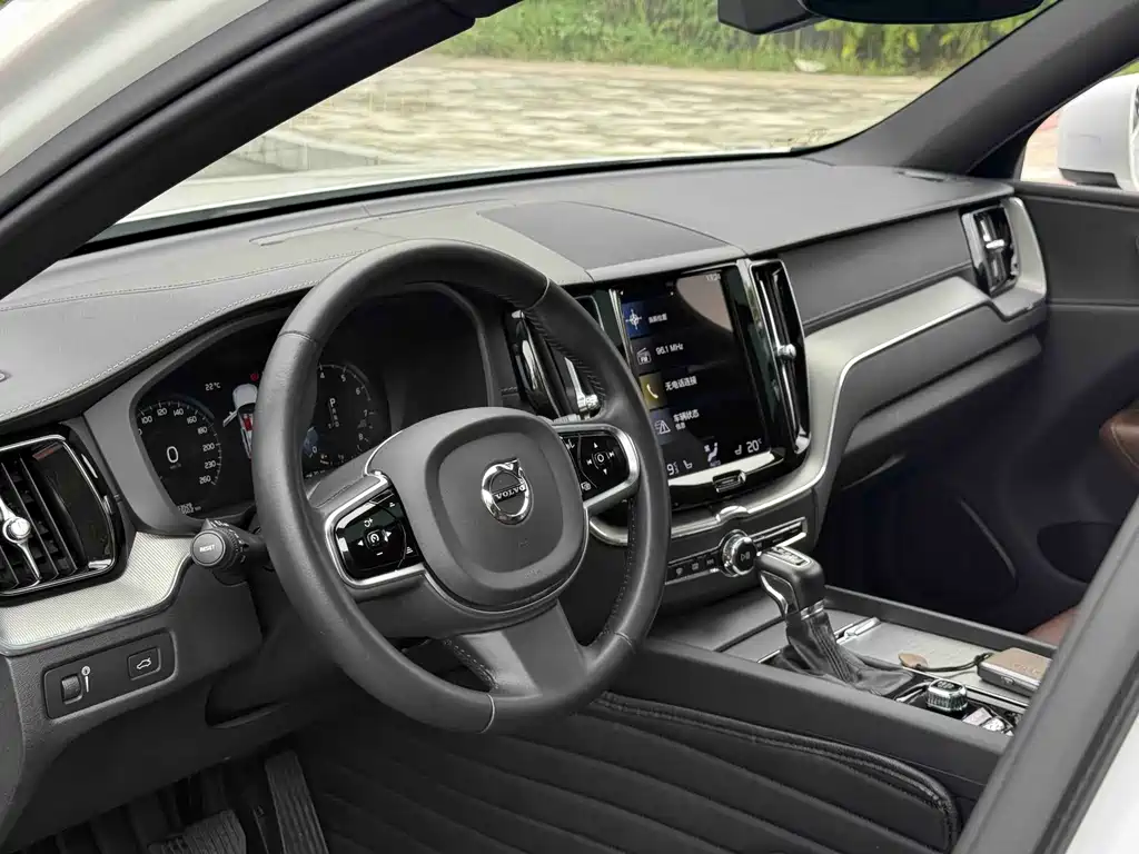 Volvo XC60 — миниатюра 4