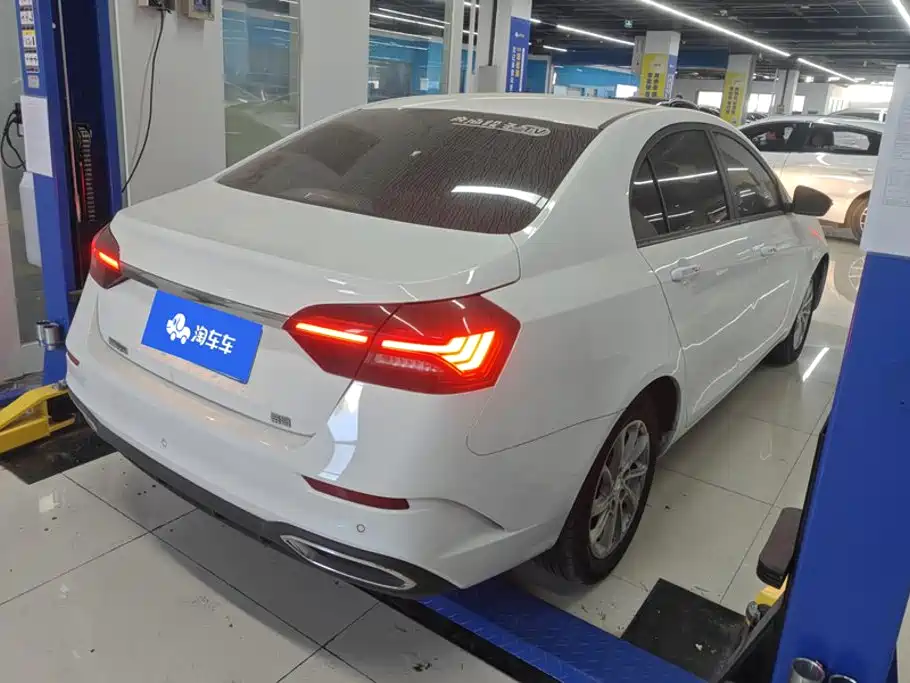 Geely Emgrand — миниатюра 3
