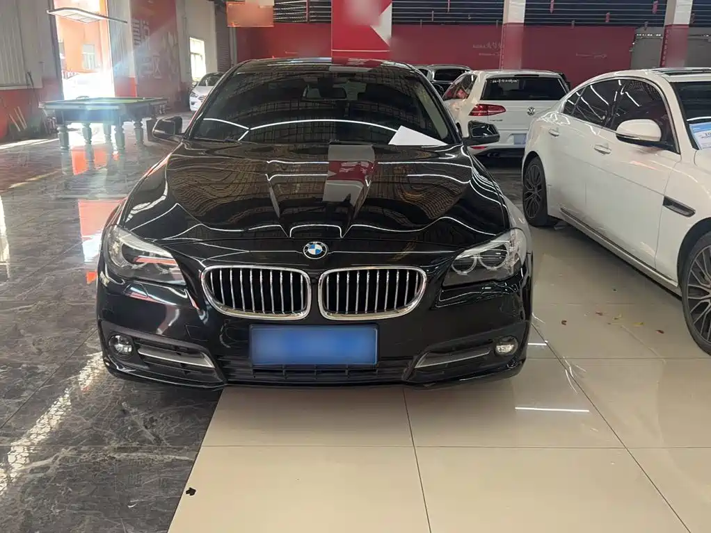 BMW 5 Series — миниатюра 6