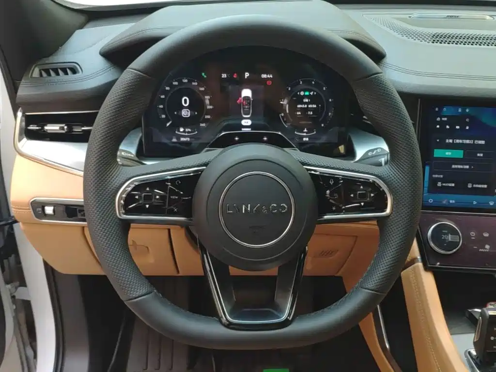 Lynk & Co 09 — миниатюра 11