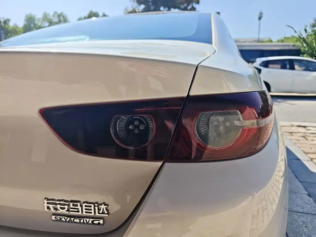 Mazda 3 Axela — миниатюра 17