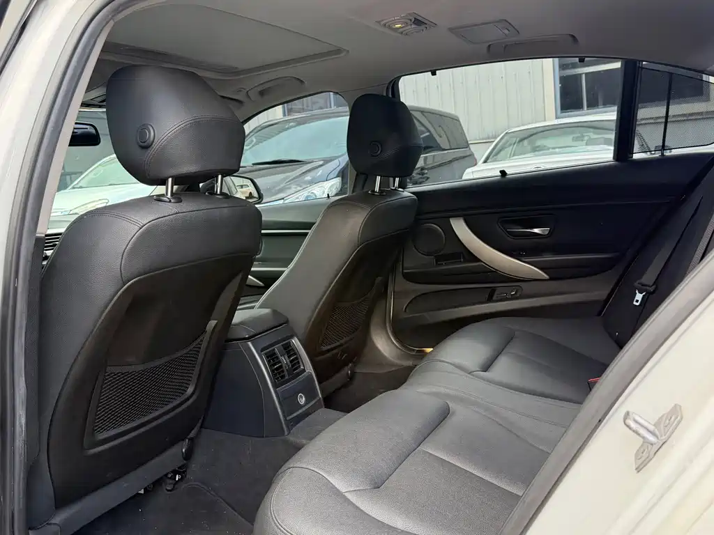 BMW 3 Series — миниатюра 7