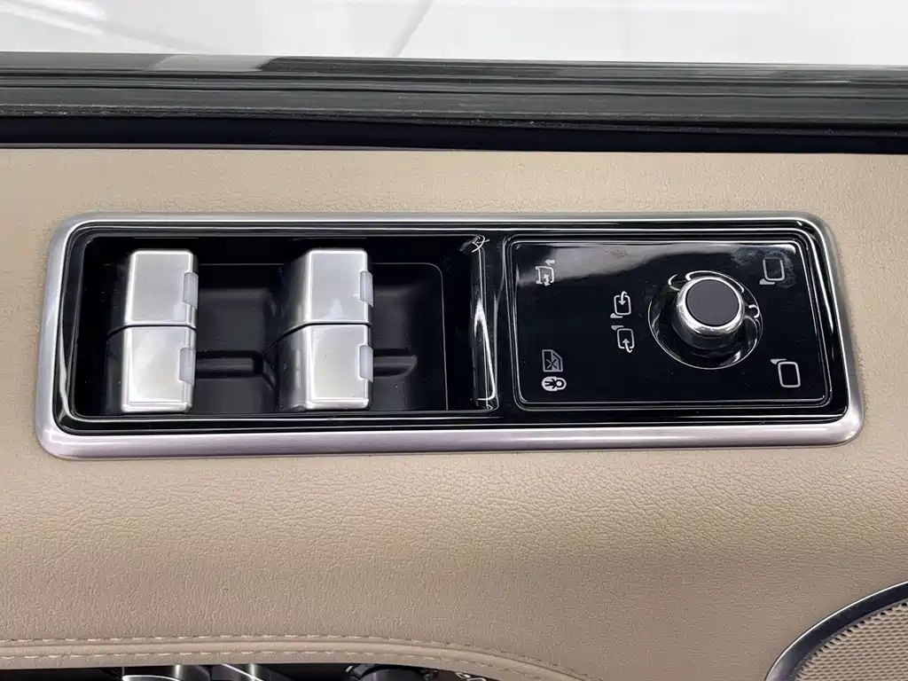 Land Rover Range Rover — миниатюра 15