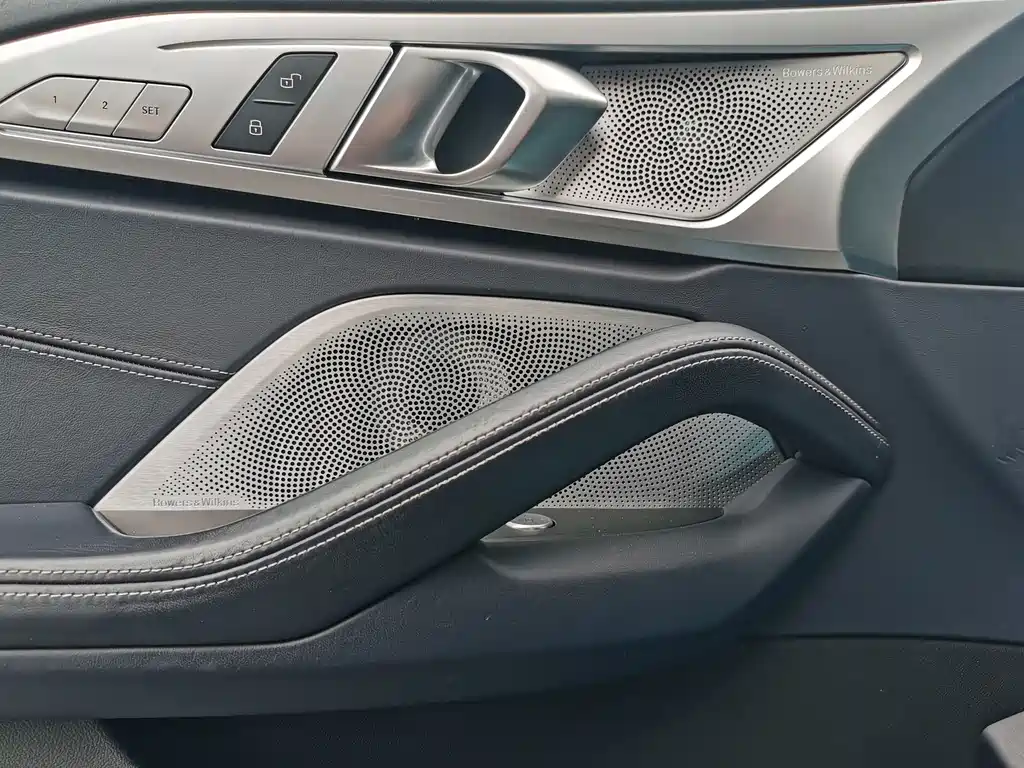 BMW 8 Series — миниатюра 25