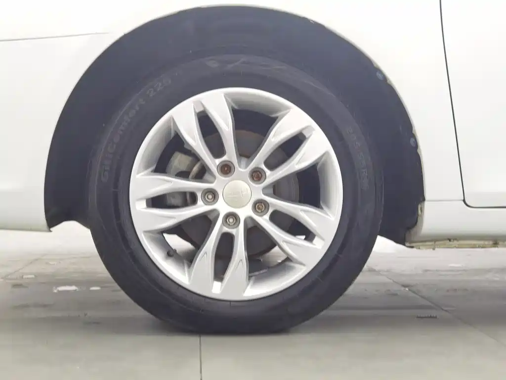 Geely Emgrand — миниатюра 17