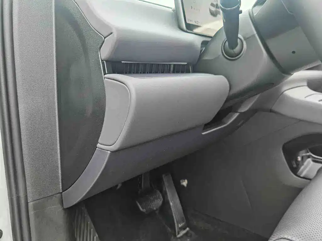 Leapmotor Leapmotor C10 — миниатюра 7