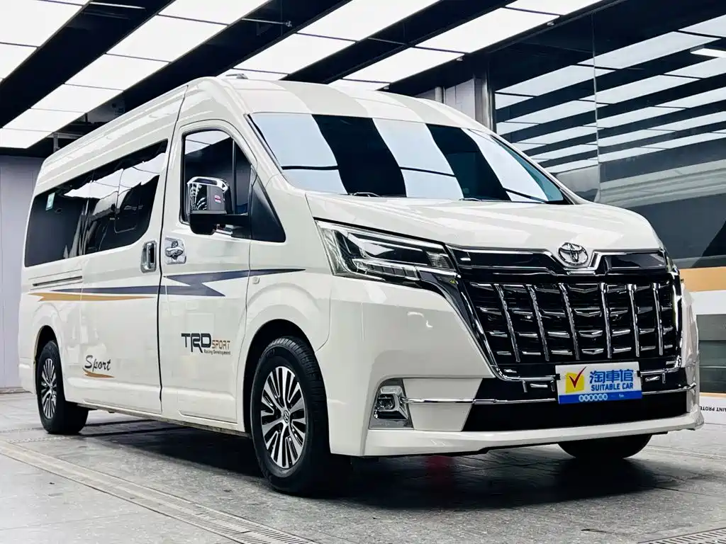 Toyota Hiace — миниатюра 3