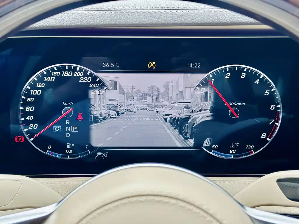 Mercedes-Benz S-Class — миниатюра 6