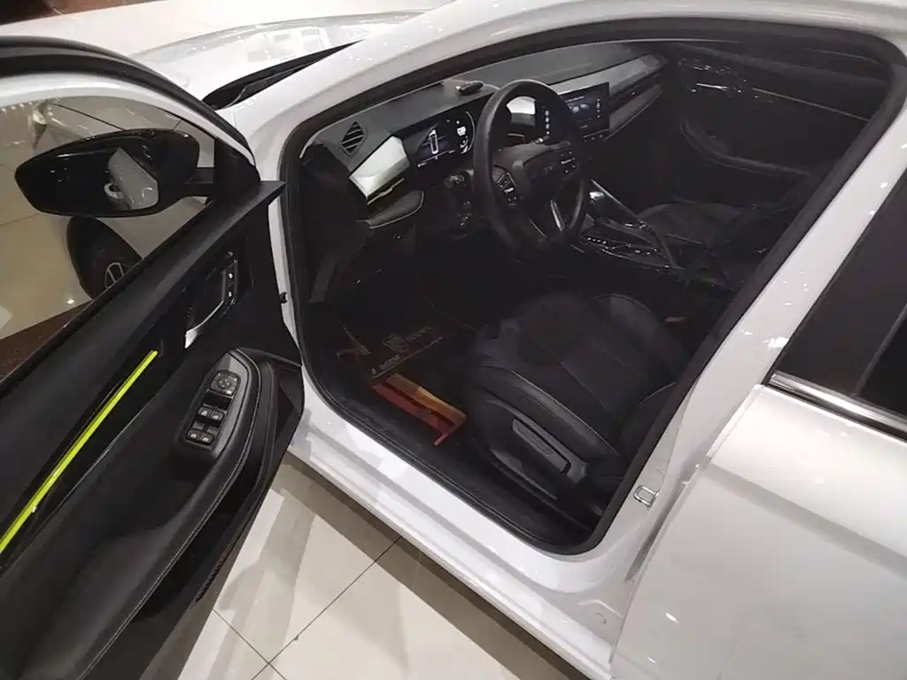 Roewe i5 — миниатюра 16