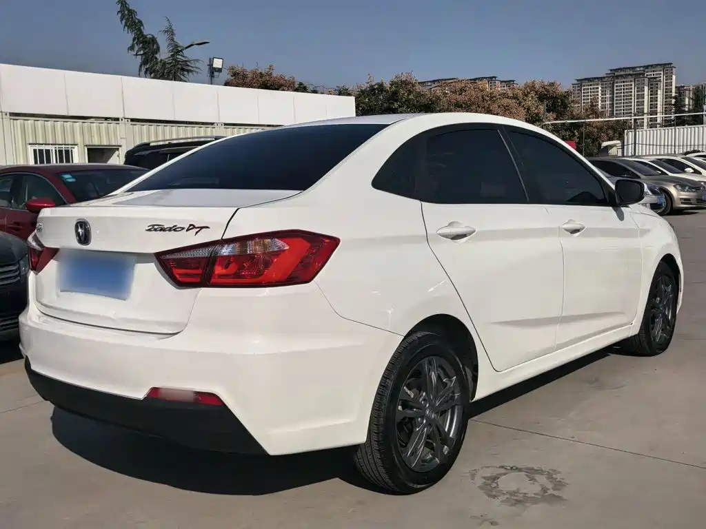 Changan Eado DT — миниатюра 6