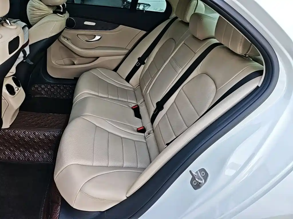 Mercedes-Benz C-Class — миниатюра 17