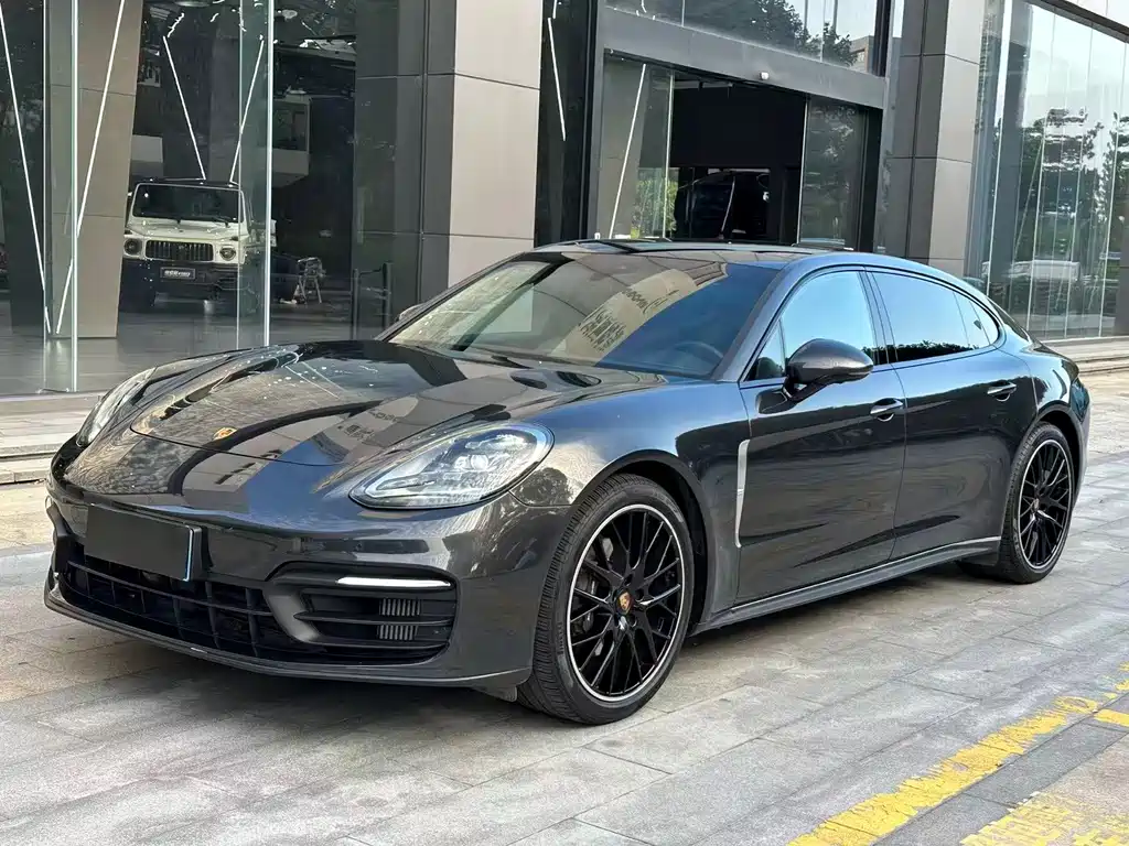 Porsche Panamera 2021
