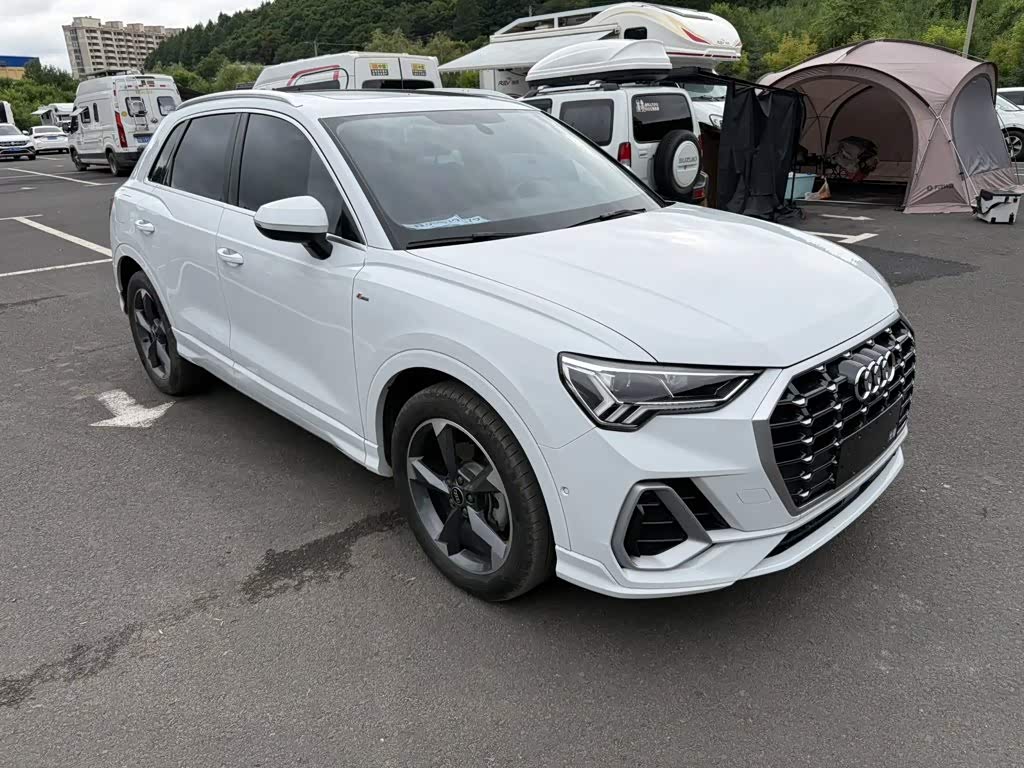 Audi Q3 1.4 л 2023 г. Белый, пробег 41000 км