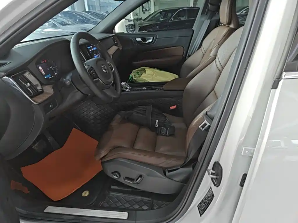 Volvo XC60 — миниатюра 15