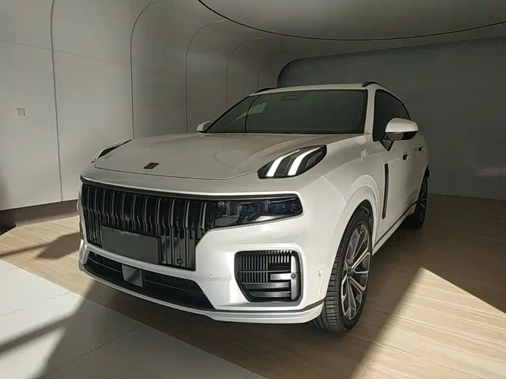 Lynk & Co 09