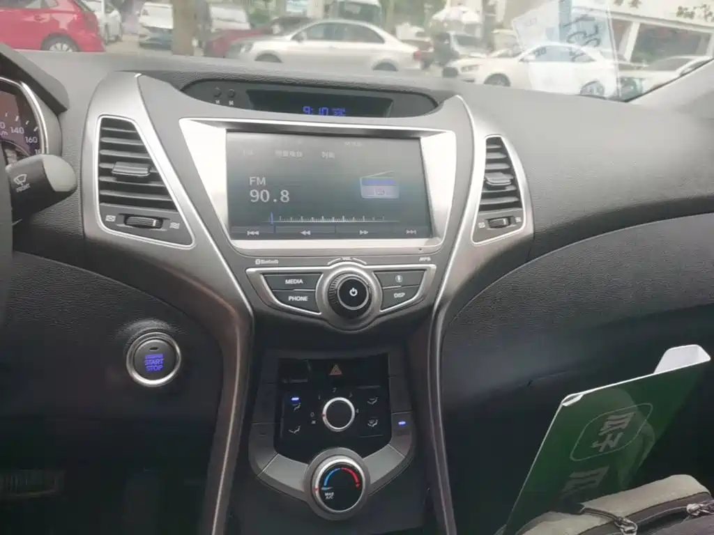 Hyundai Elantra Langdong — миниатюра 13