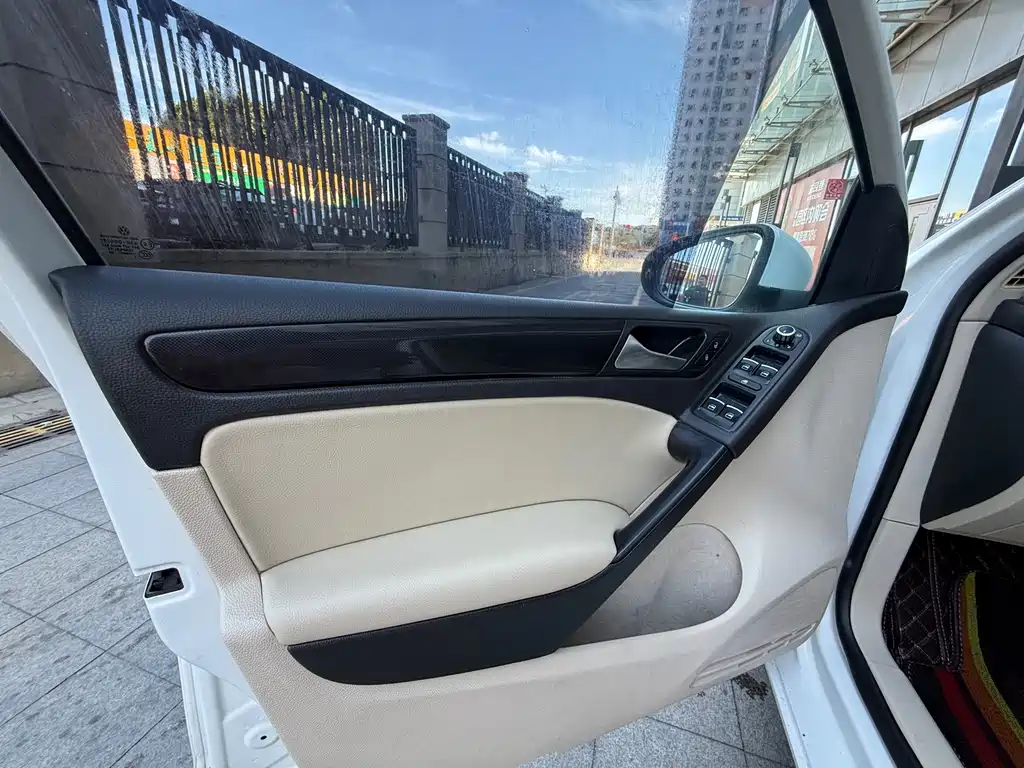 Volkswagen Golf — миниатюра 4