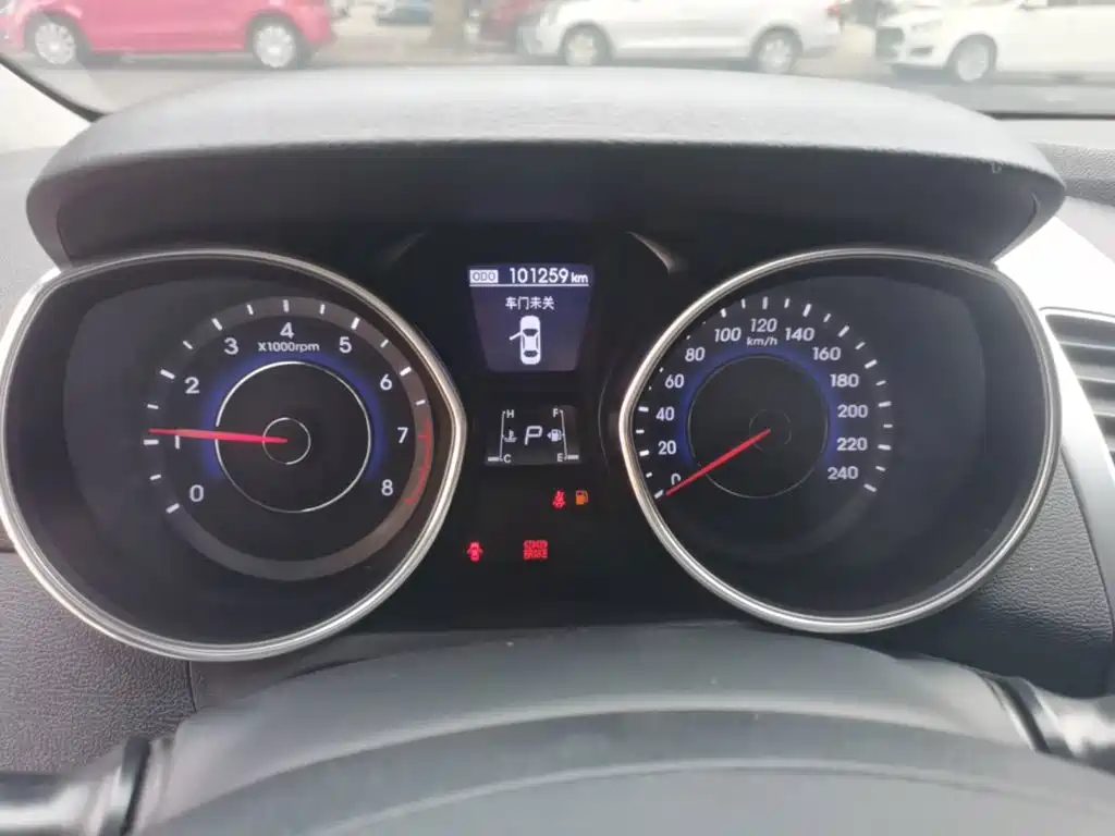 Hyundai Elantra Langdong — миниатюра 12