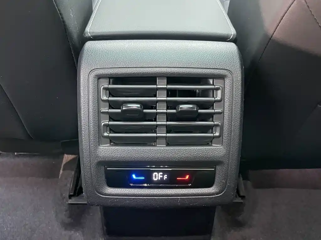 Volkswagen Golf — миниатюра 24