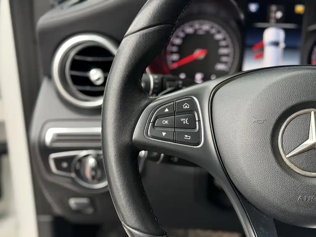 Mercedes-Benz GLC — миниатюра 12