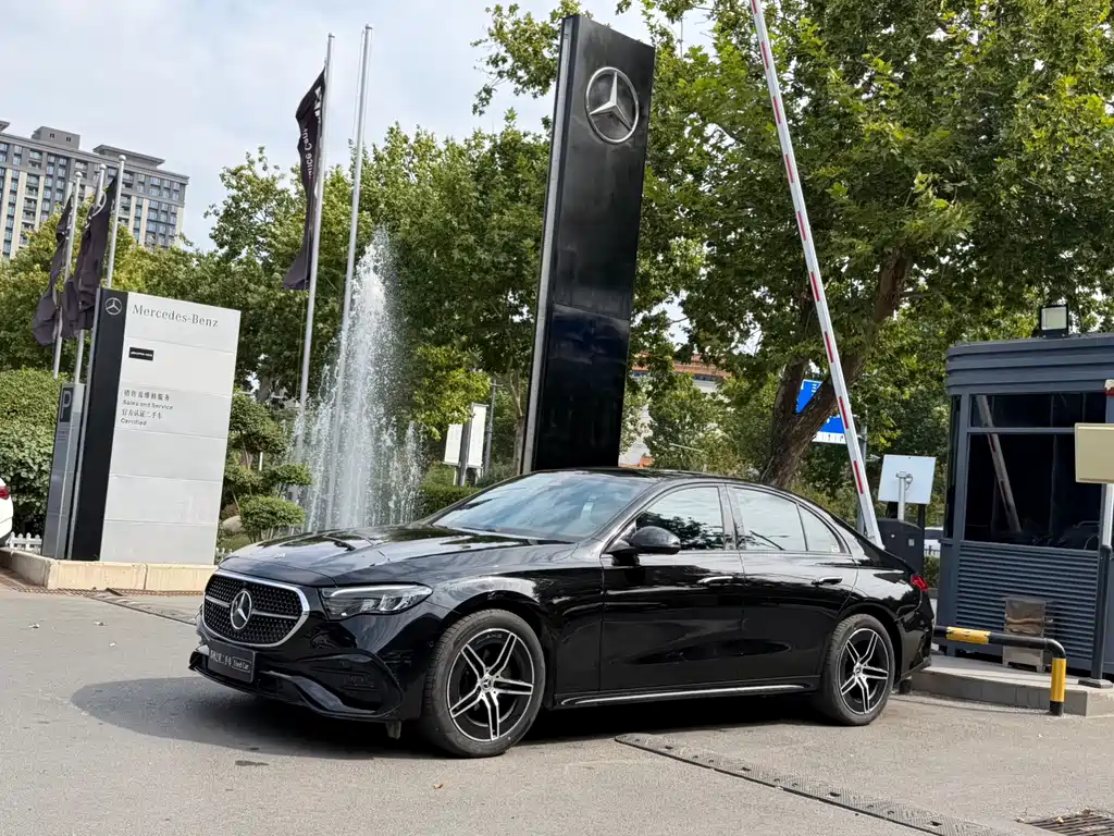 Mercedes-Benz E-Class (Import) — миниатюра 2