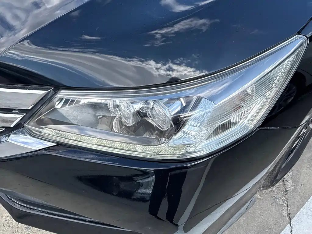 Honda Accord — миниатюра 13