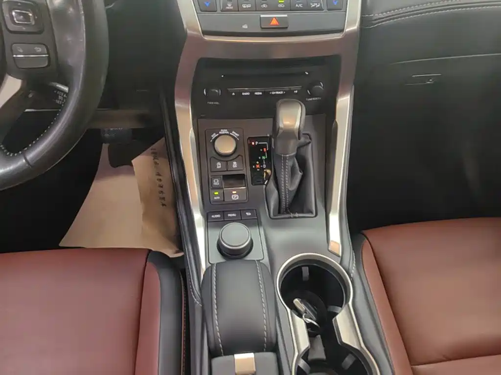 Lexus NX — миниатюра 14
