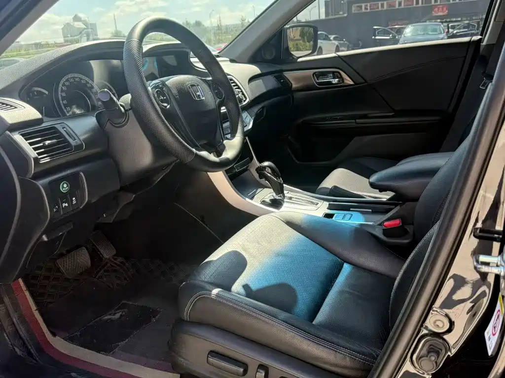 Honda Accord — миниатюра 6