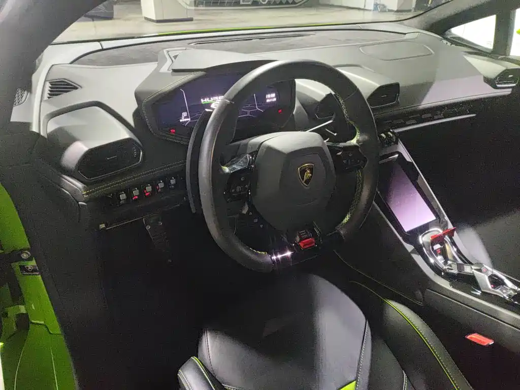 Lamborghini Huracán — миниатюра 3