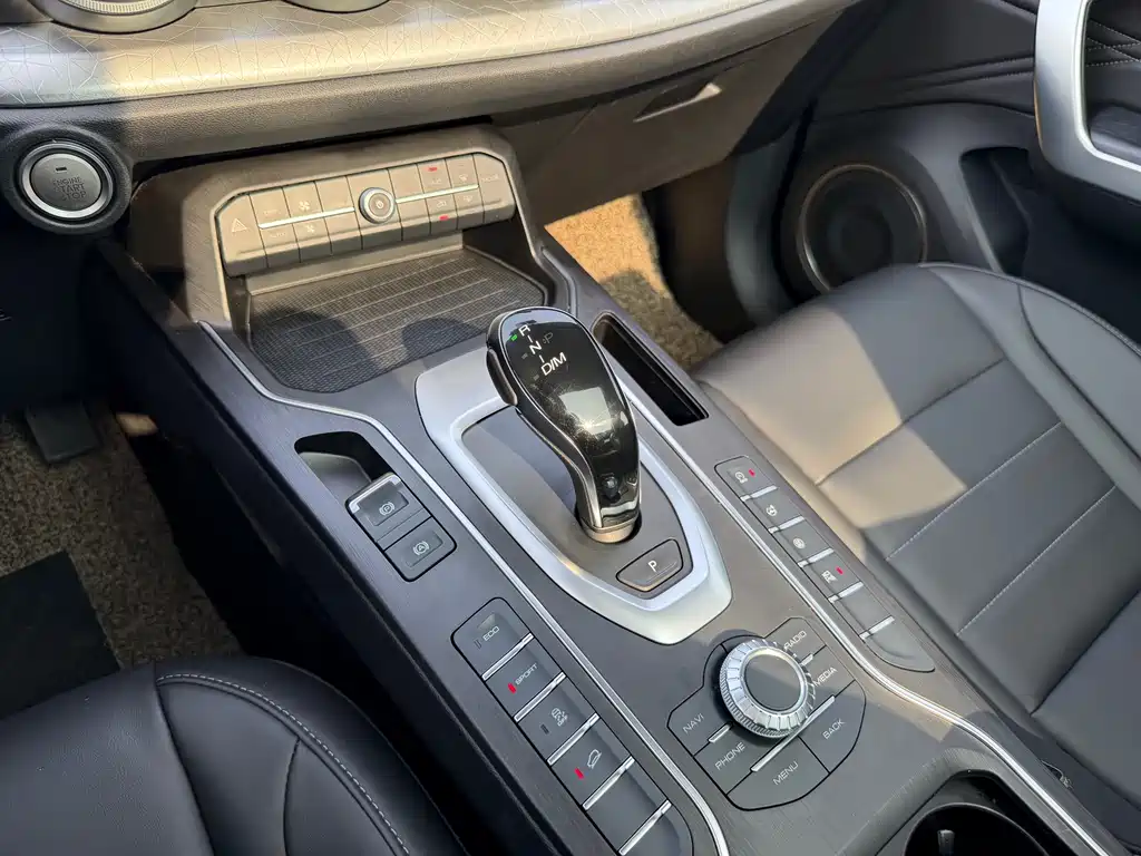 Wey Wey VV5 — миниатюра 13