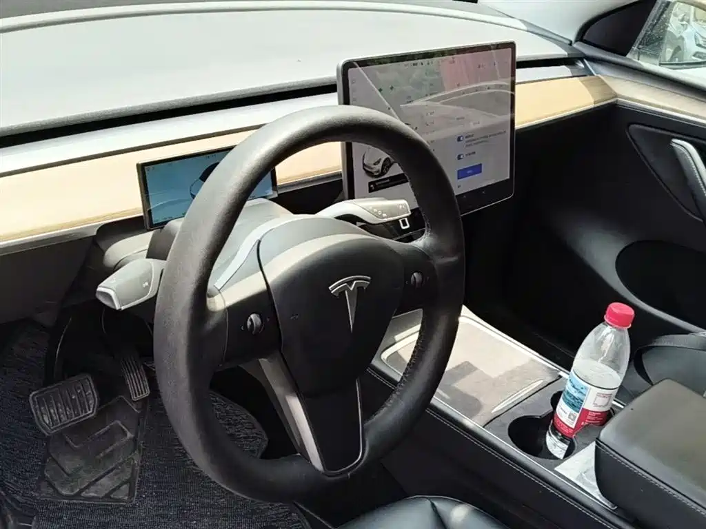 Tesla Model Y 2021 3D7