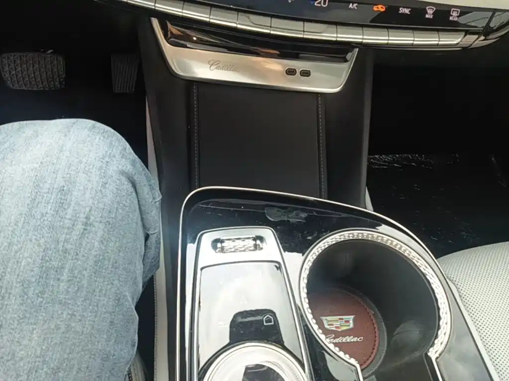 Cadillac GT4 — миниатюра 14