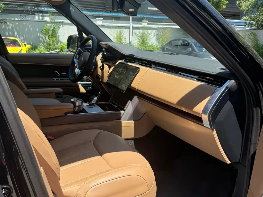 Land Rover Range Rover 2025 3.0 L6 360PS
