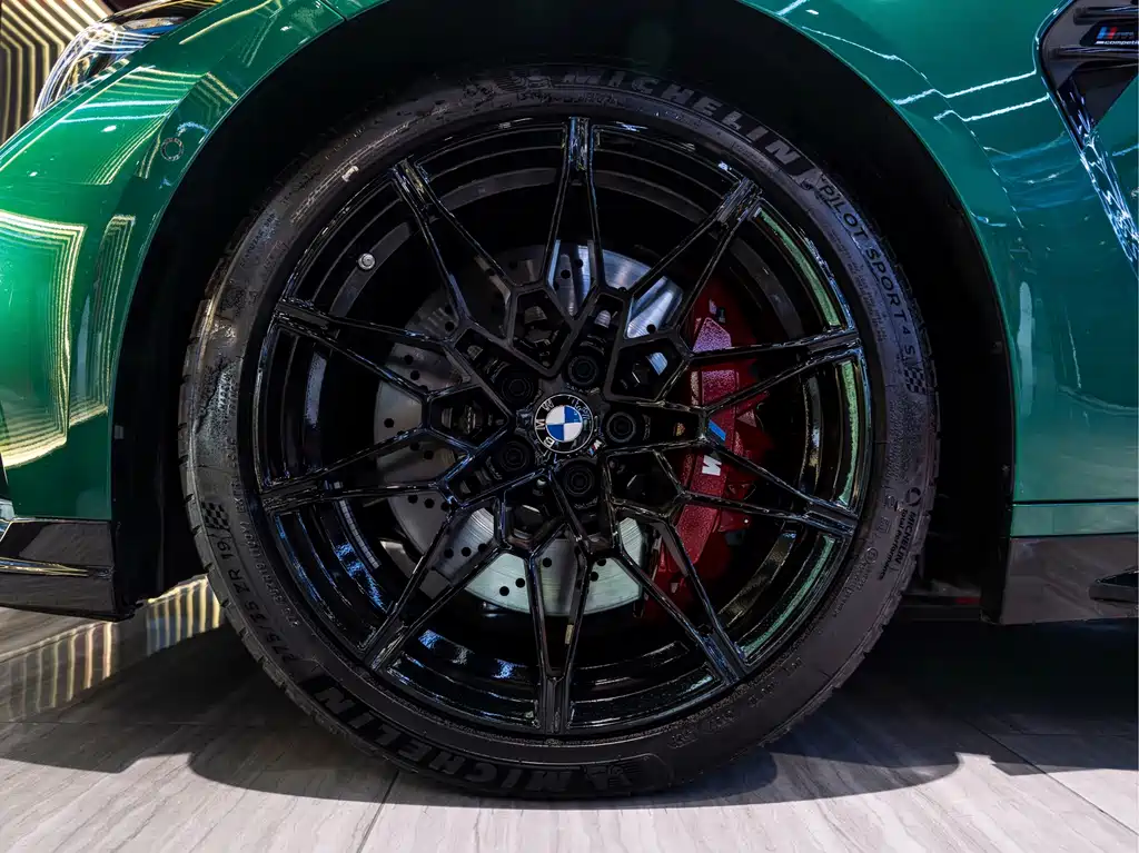 BMW M4 — миниатюра 11